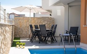 Apartment Funtastic With Private Pool