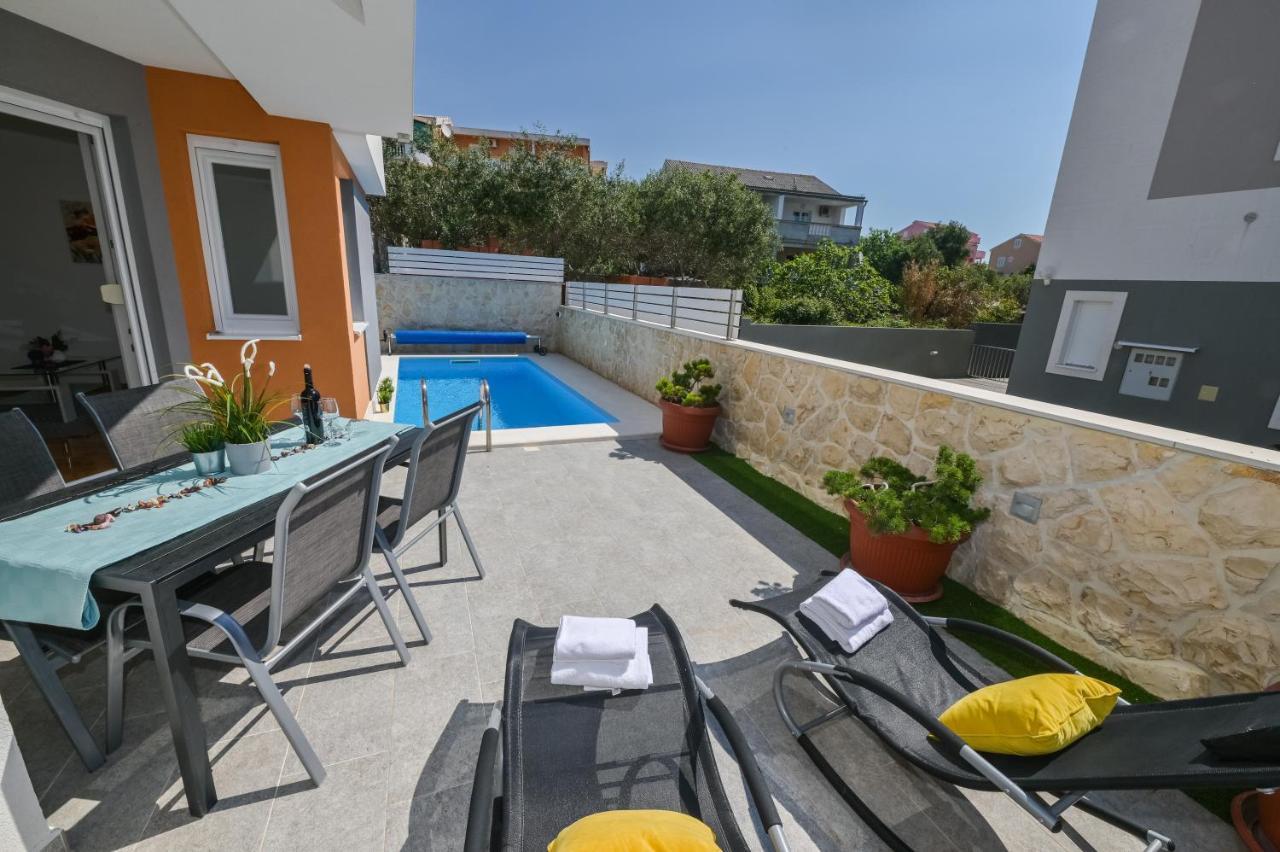Apartment Funtastic With Private Pool Novalja Exterior foto