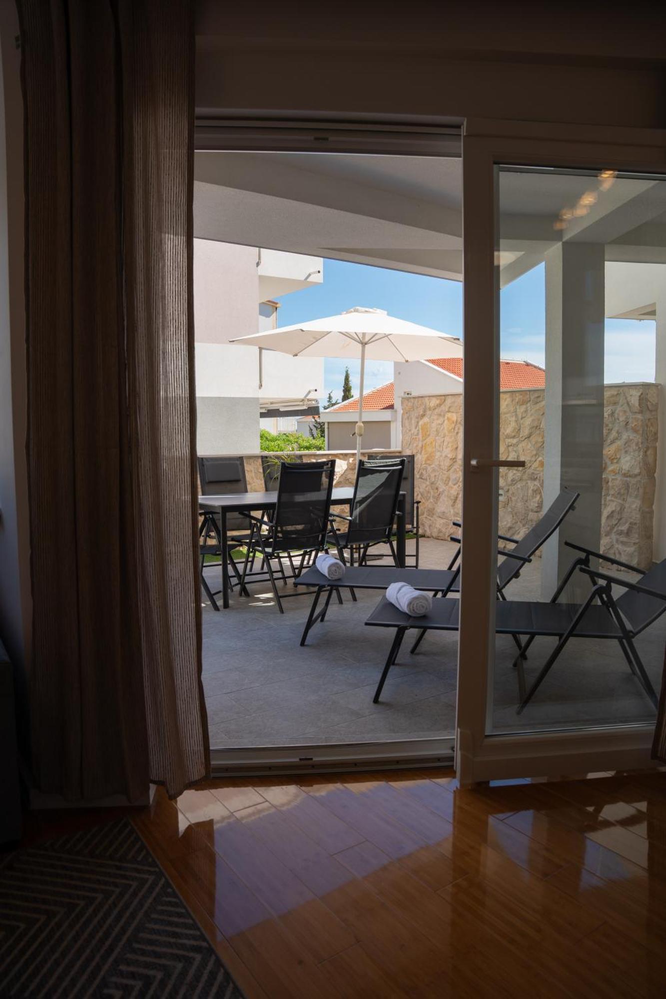 Apartment Funtastic With Private Pool Novalja Exterior foto